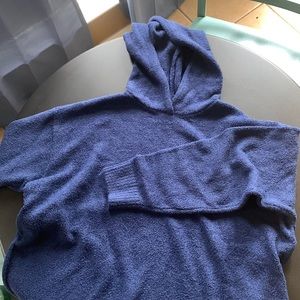 Lands’ End hoodie, like-new.